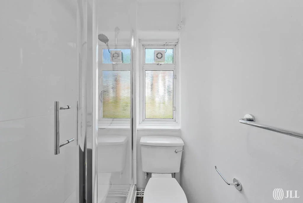 Flat Richmond Hill in Greater London