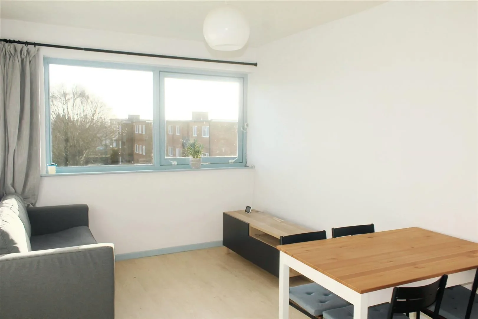 Flat Broadgate Avenue in Nottingham