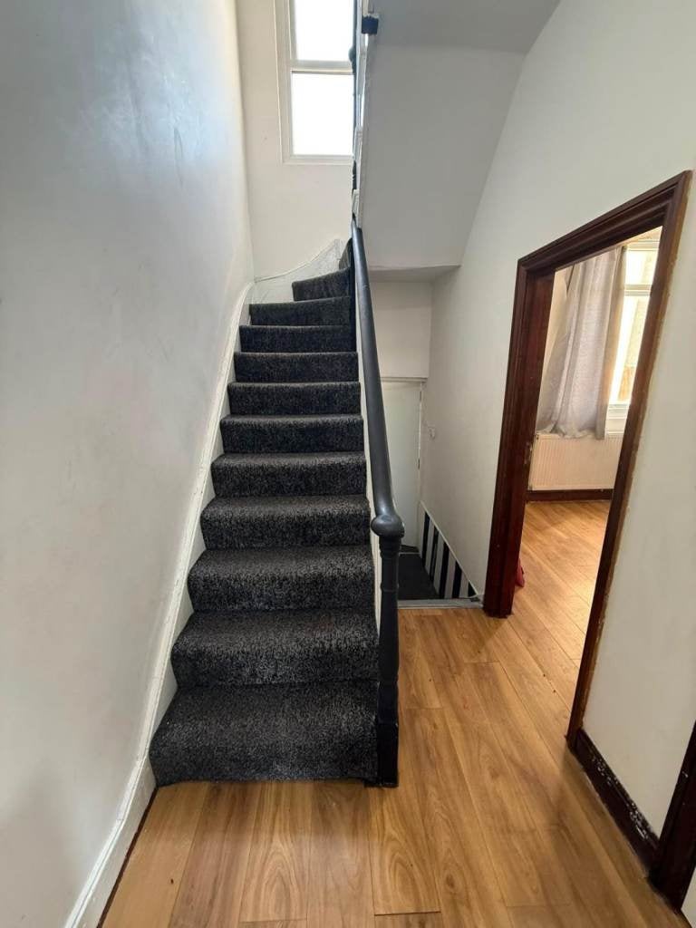 Flat Portland Road in Greater London