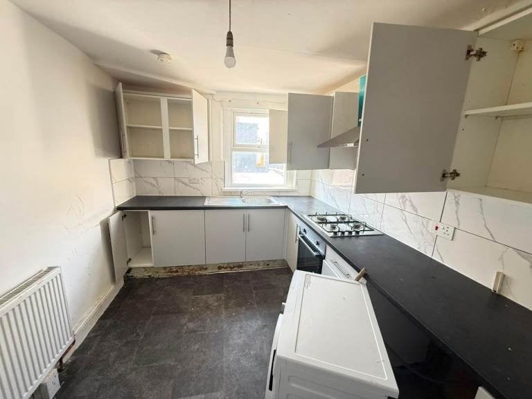 Flat Portland Road in Greater London