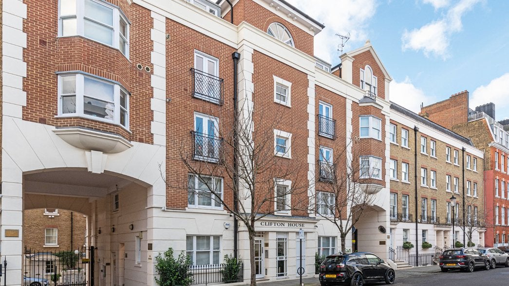 House Clifton Gate in Greater London