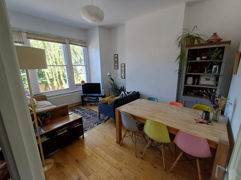Room Helix Road in Greater London