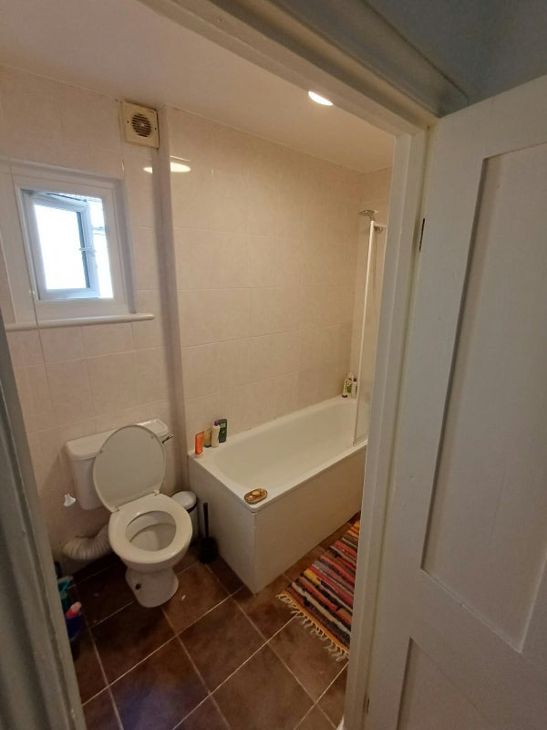 Room Helix Road in Greater London