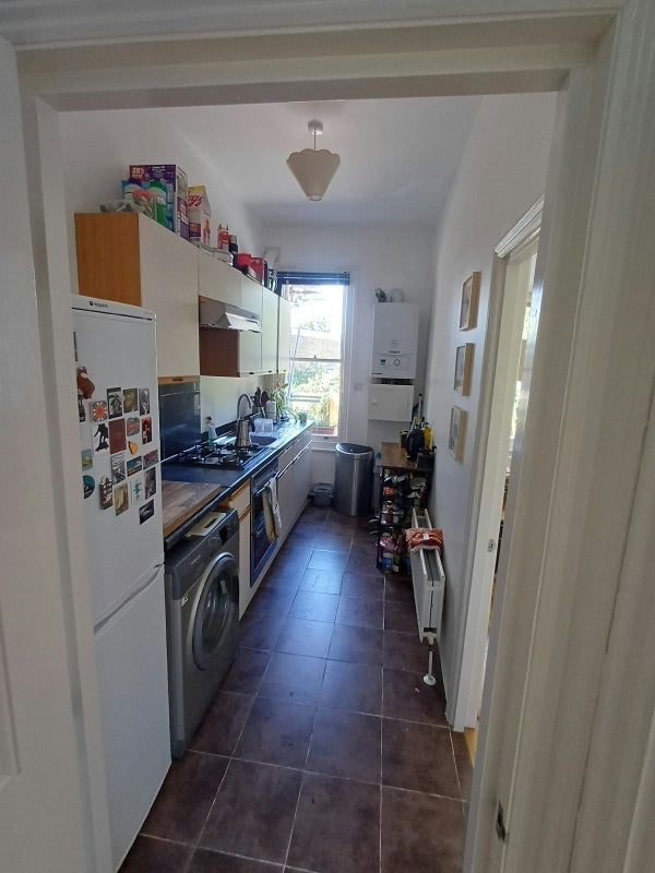 Room Helix Road in Greater London