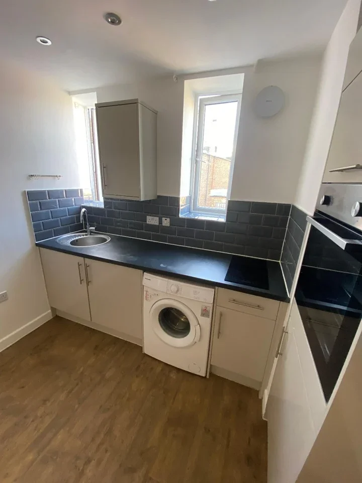 Flat Lewis Grove in Greater London
