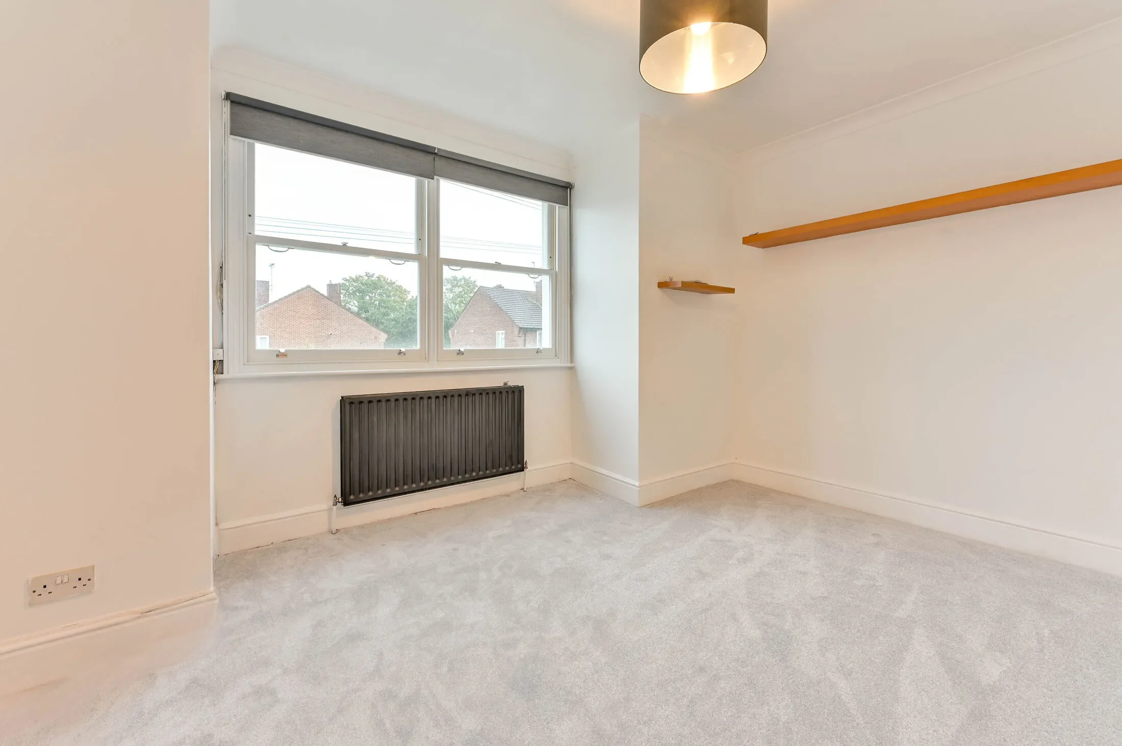 Flat Penrith Road in Greater London