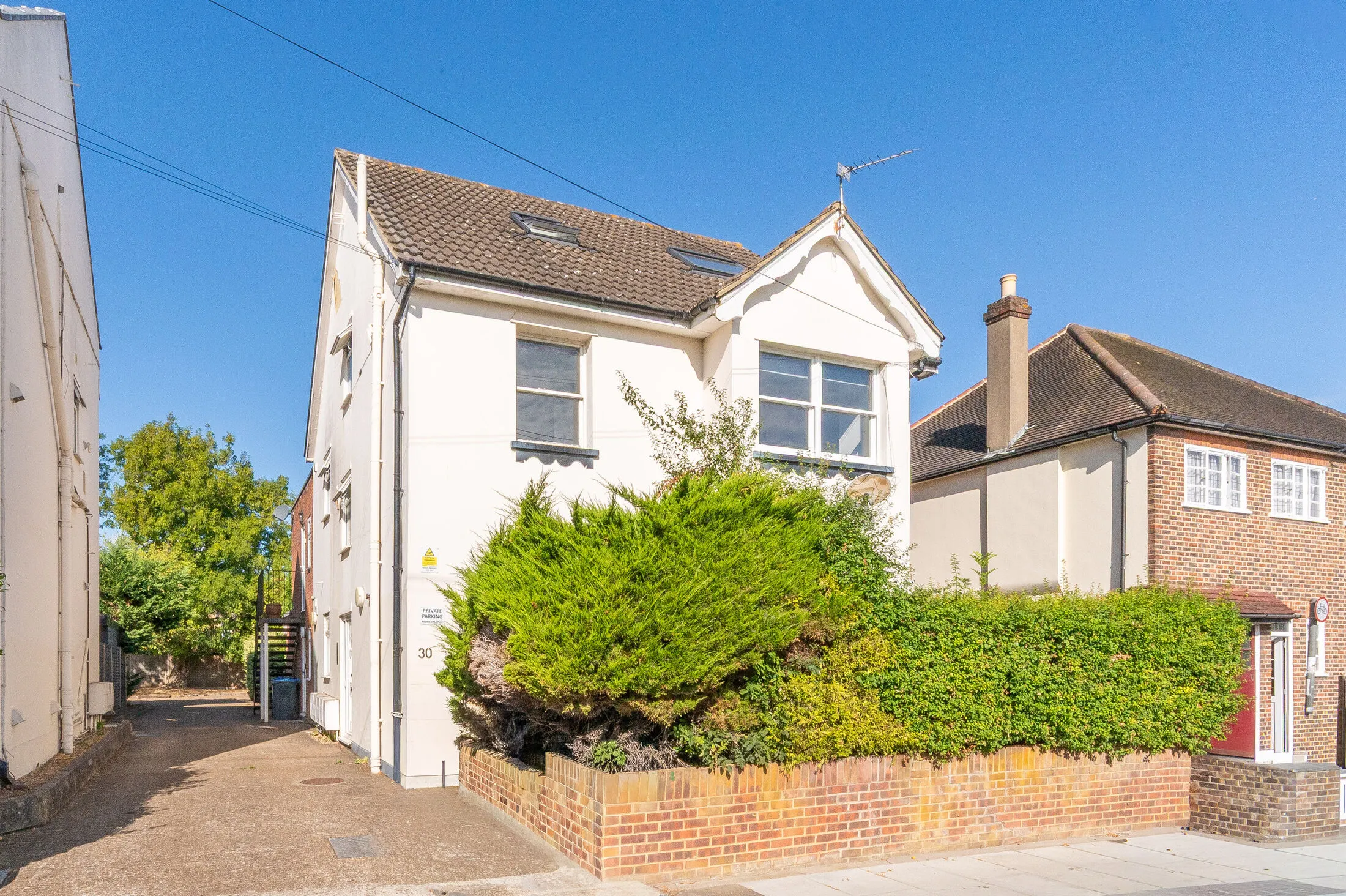 Flat Penrith Road in Greater London
