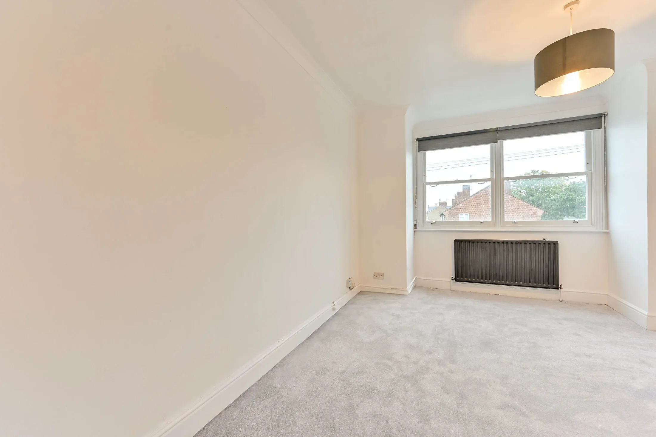 Flat Penrith Road in Greater London