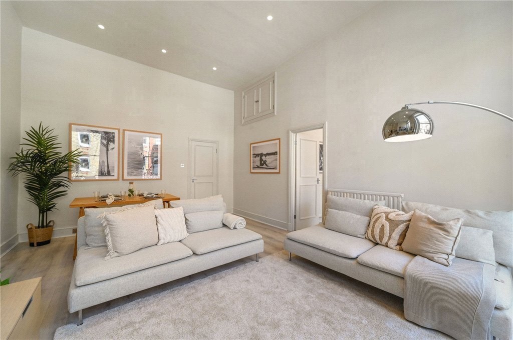 Flat Nottingham Place in City of Westminster