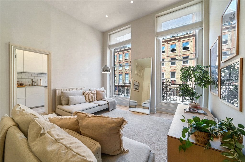 Flat Nottingham Place in City of Westminster