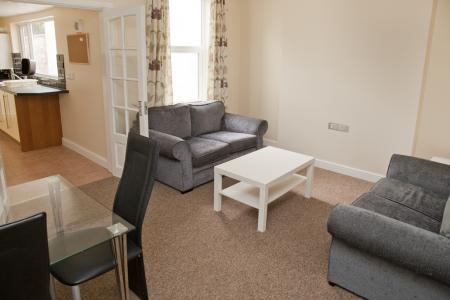 Room Vine Street in Lincoln