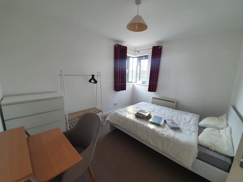 Room Rich Street in Greater London