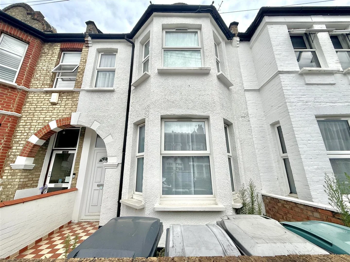 Flat Langham Road in Greater London