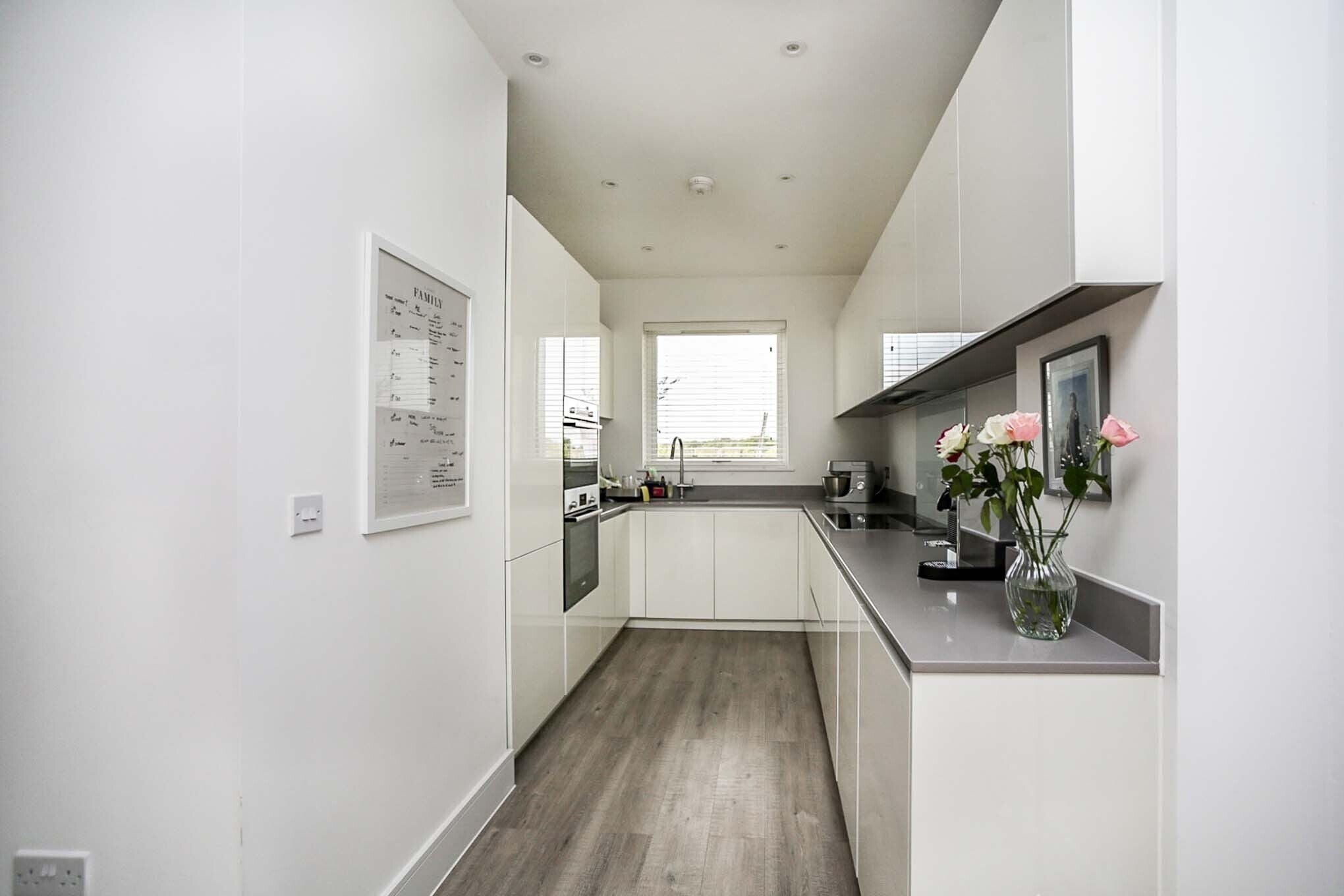 Flat Woodland Rise in Ashford
