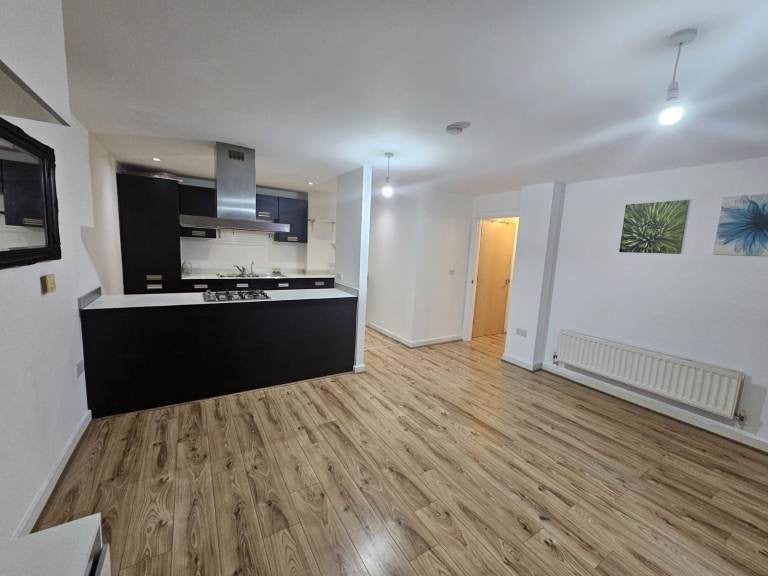 Flat Spring Place in Greater London