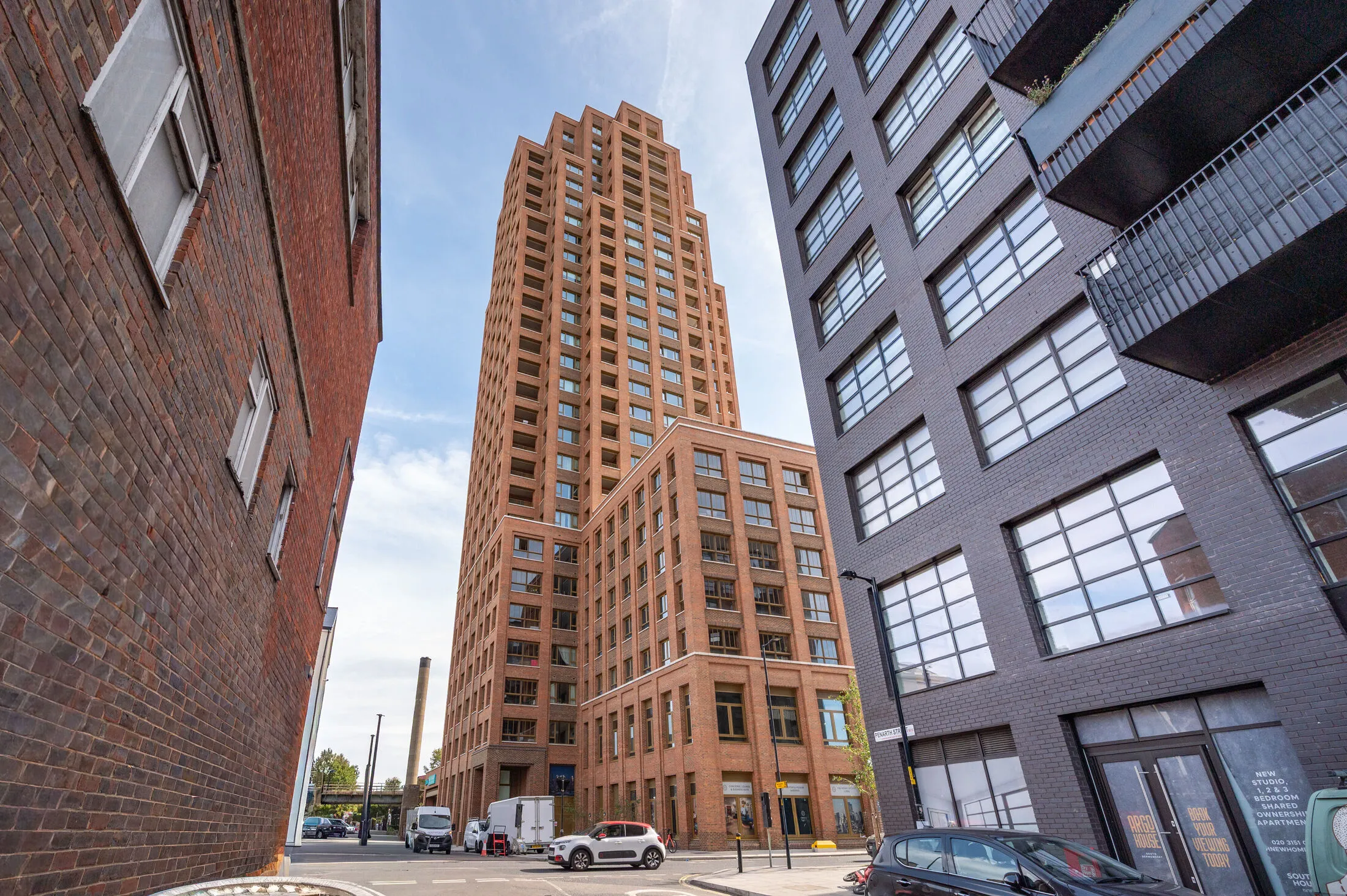 Flat Ilderton Road in Greater London