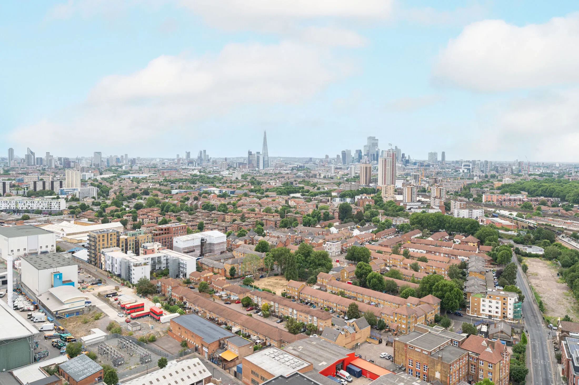 Flat Ilderton Road in Greater London