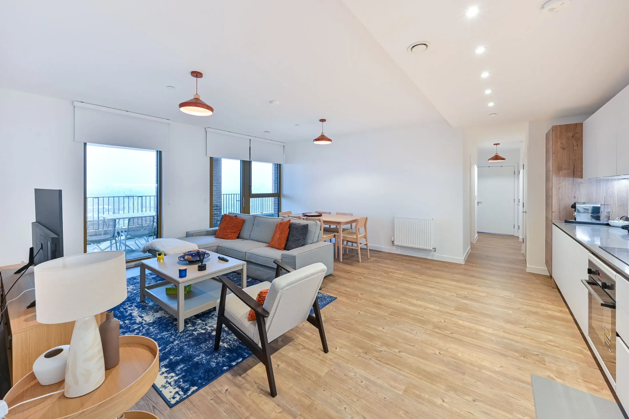 Flat Ilderton Road in Greater London