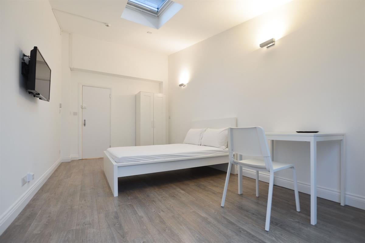 Room Woodland Way in Greater London