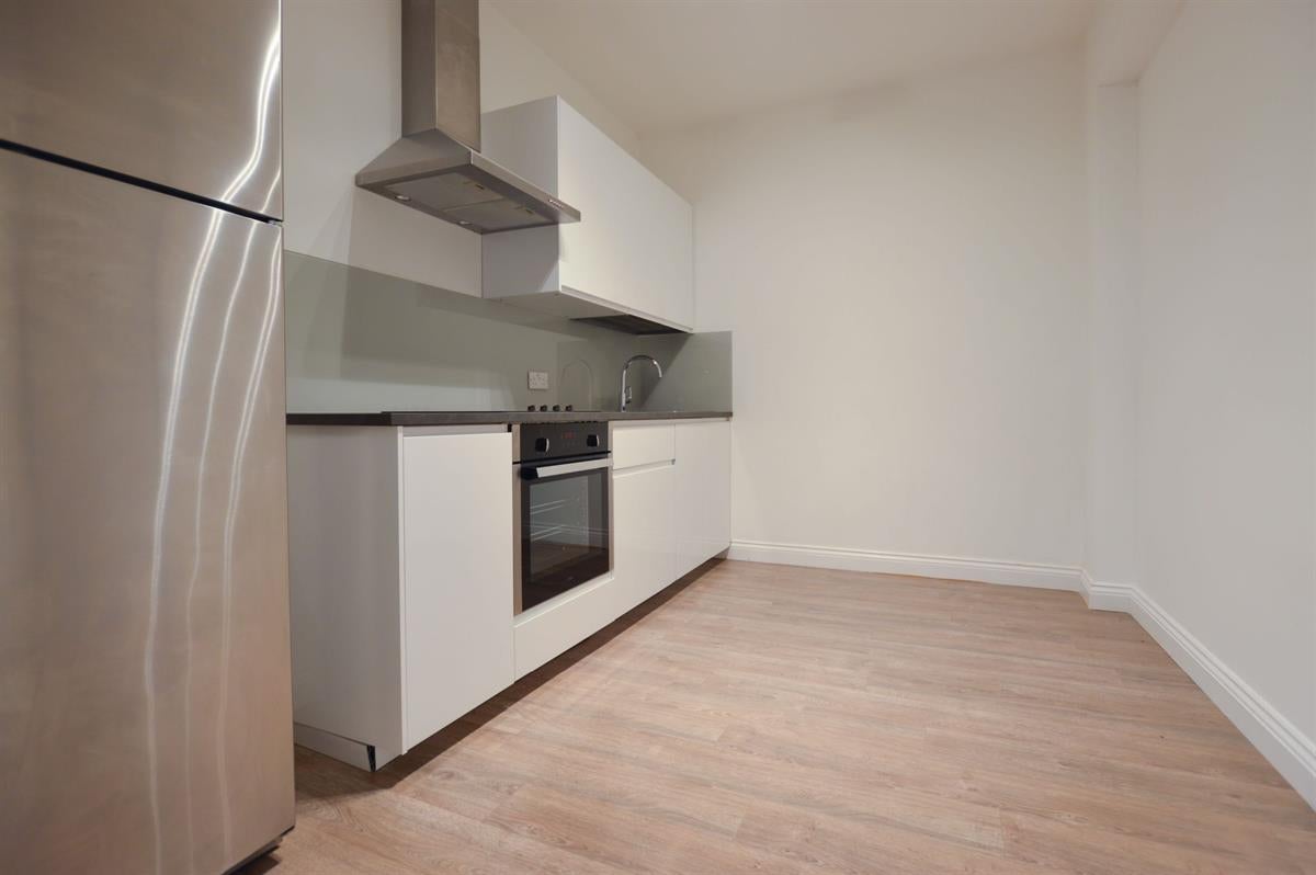 Room Woodland Way in Greater London