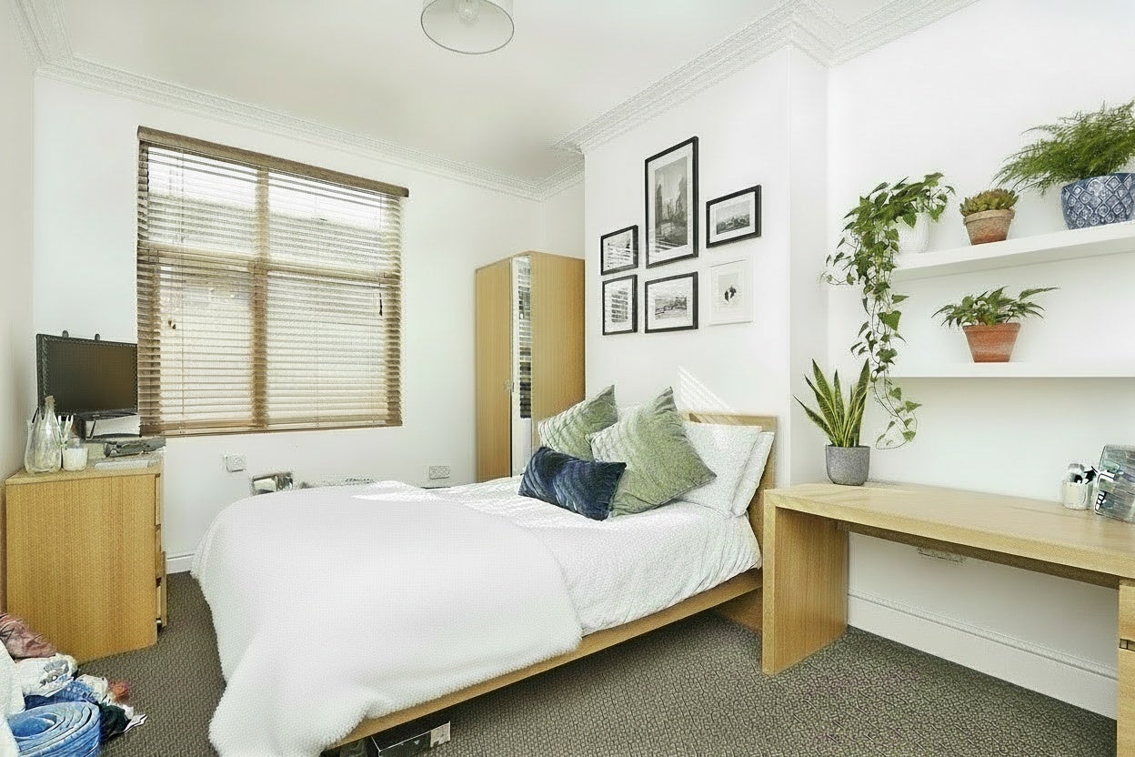 Room Slack Lane in Derby