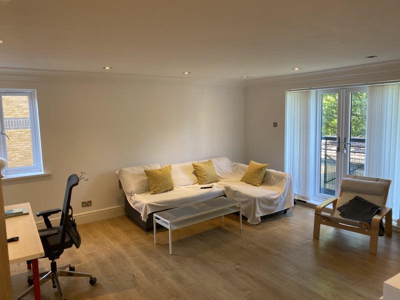 Room Belfry Close in Greater London