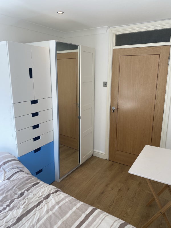 Room Belfry Close in Greater London