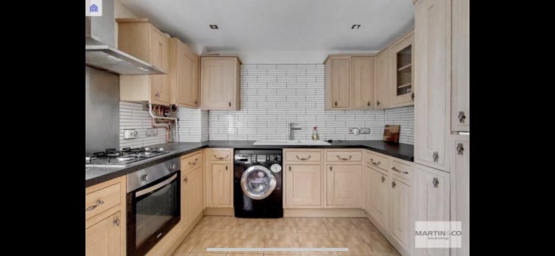 Room Belfry Close in Greater London