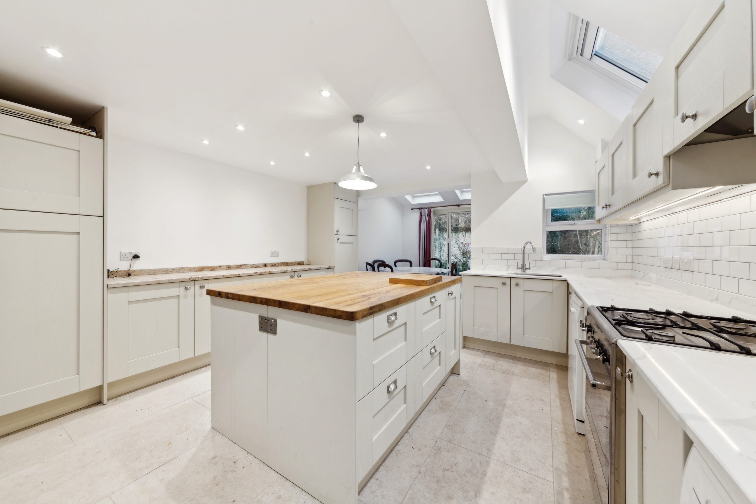 House Rowena Crescent in Greater London