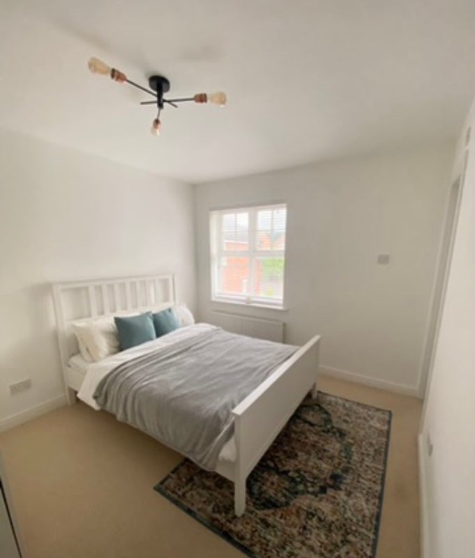 Room Boothroyd Drive in Leeds