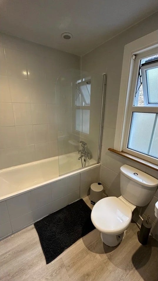Room Crown Lane in Greater London