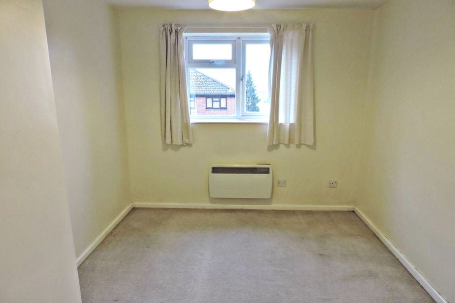 Flat Kaybridge Close in High Wycombe Community Board