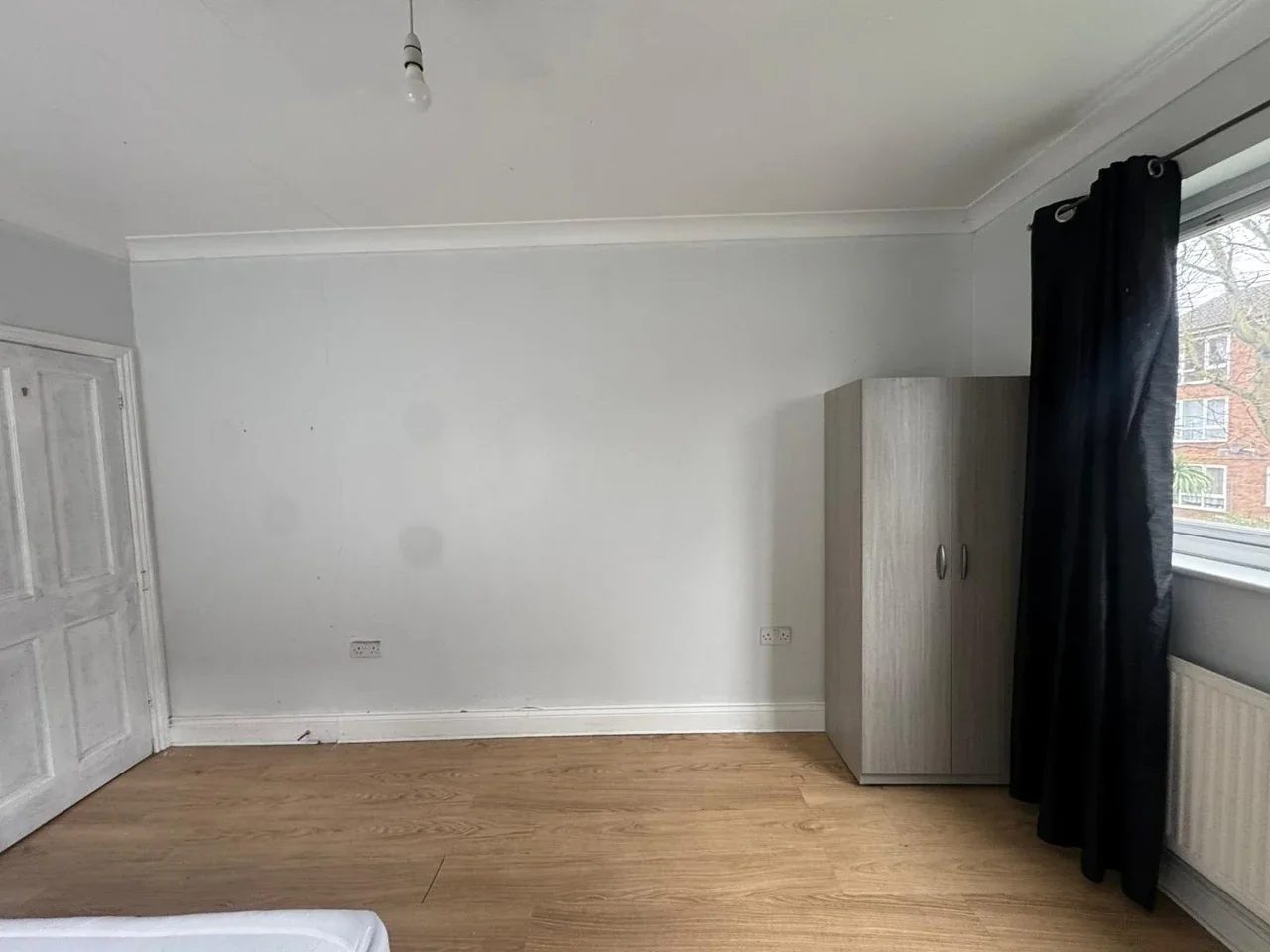 Room Chandler Avenue in Greater London