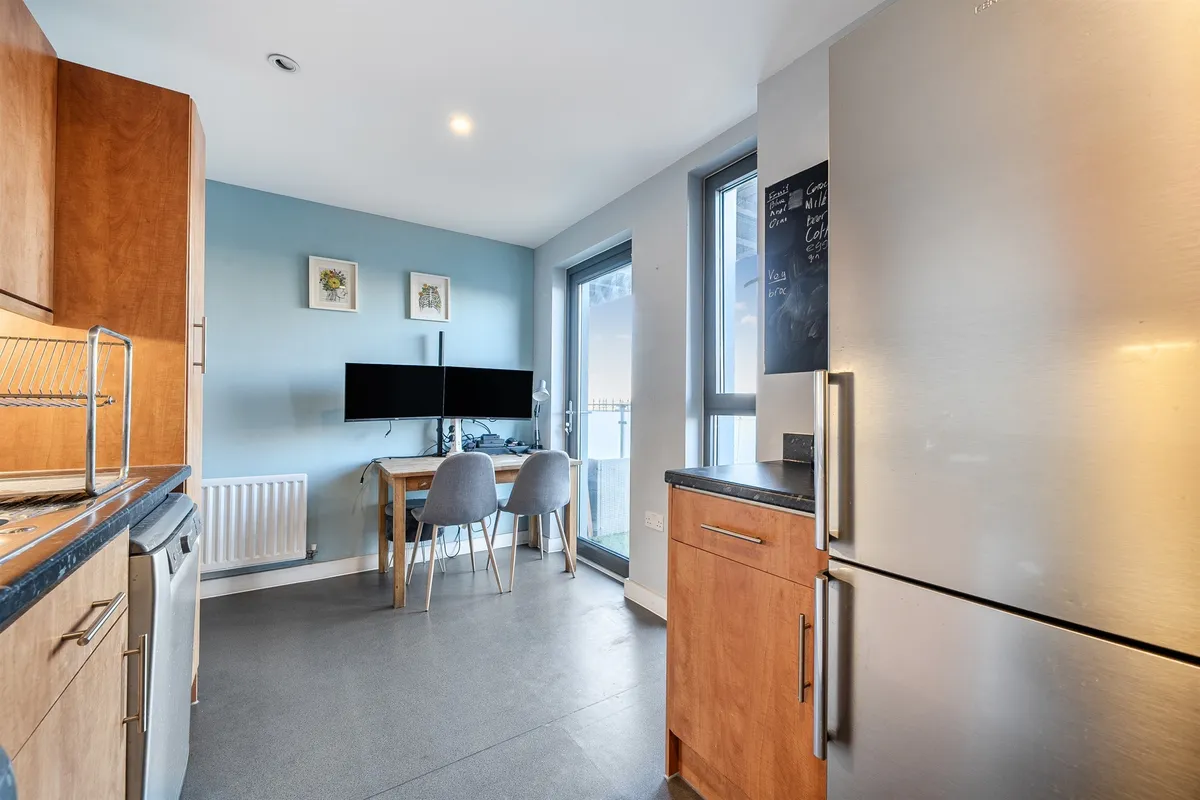 Flat Lebus Street in Greater London