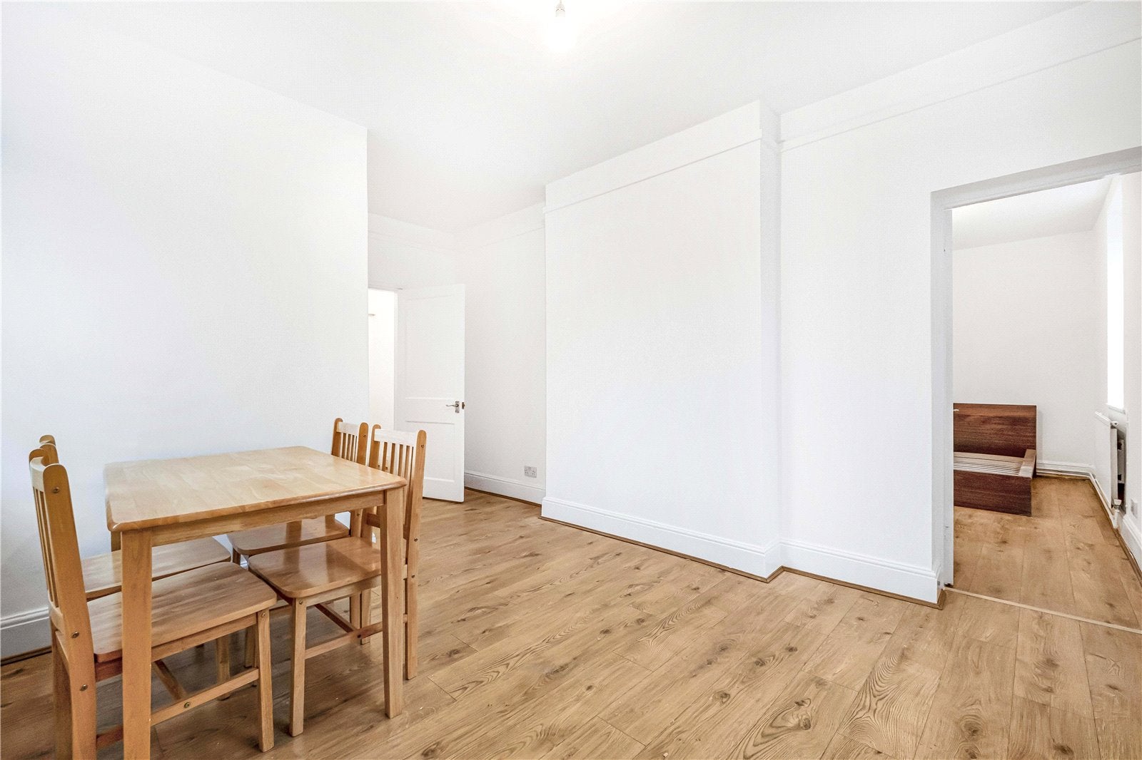 Flat Maygood Street in Greater London