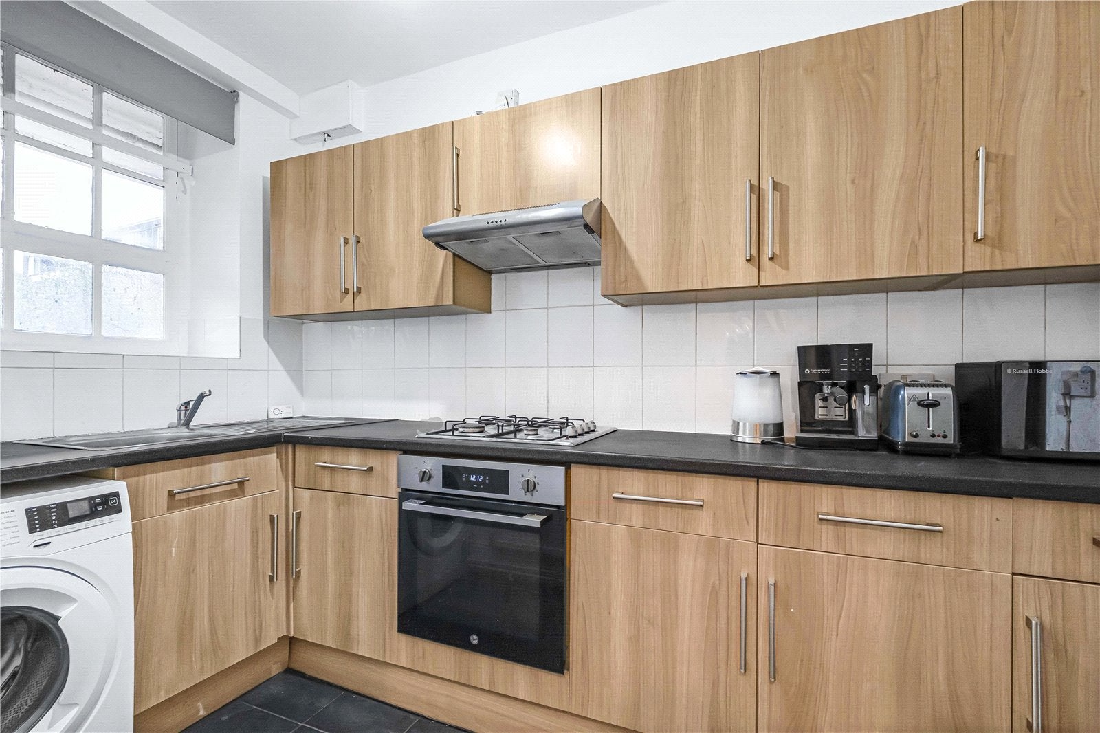 Flat Maygood Street in Greater London
