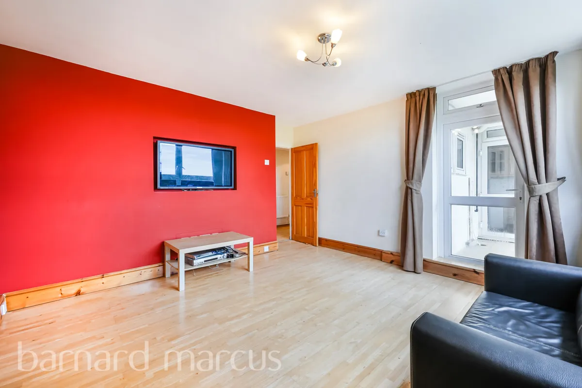 Flat Winterfold Close in Greater London