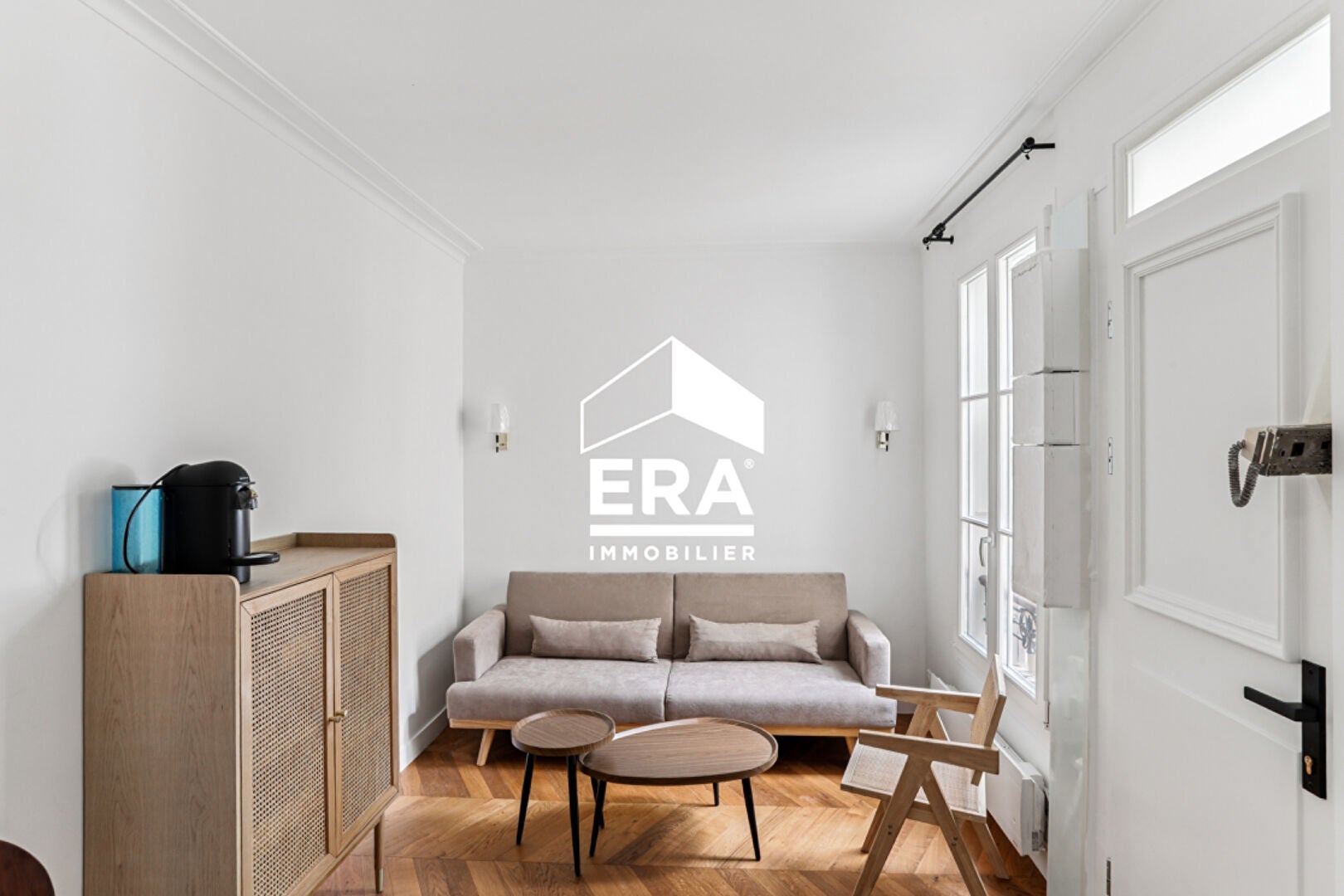 Flat Rue du Général Bertrand in Paris