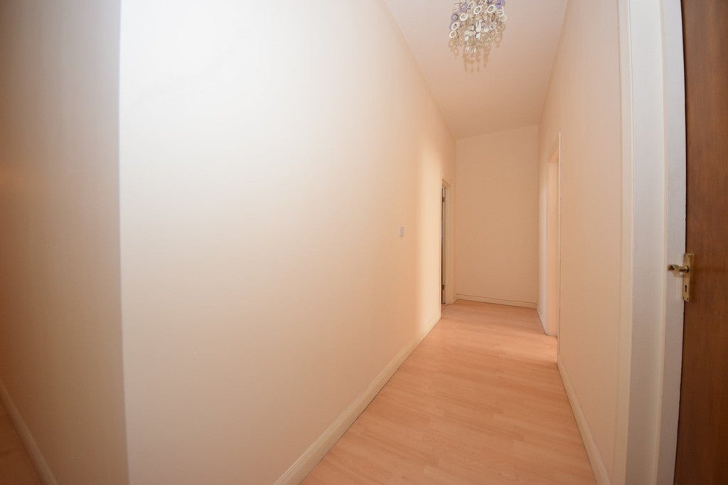 Flat Clarence Avenue in Greater London