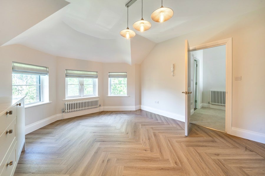 Flat Parklands in Greater London