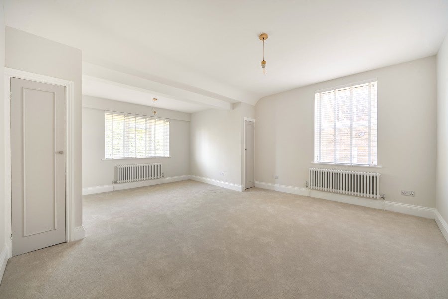Flat Parklands in Greater London