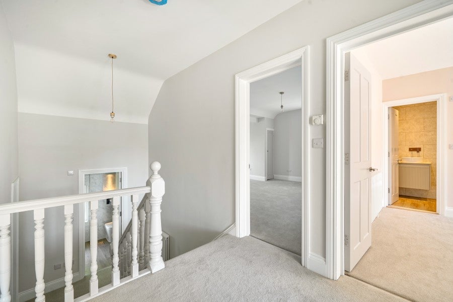 Flat Parklands in Greater London