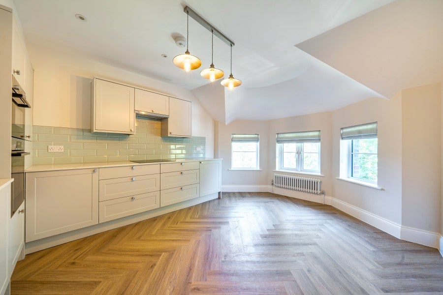 Flat Parklands in Greater London