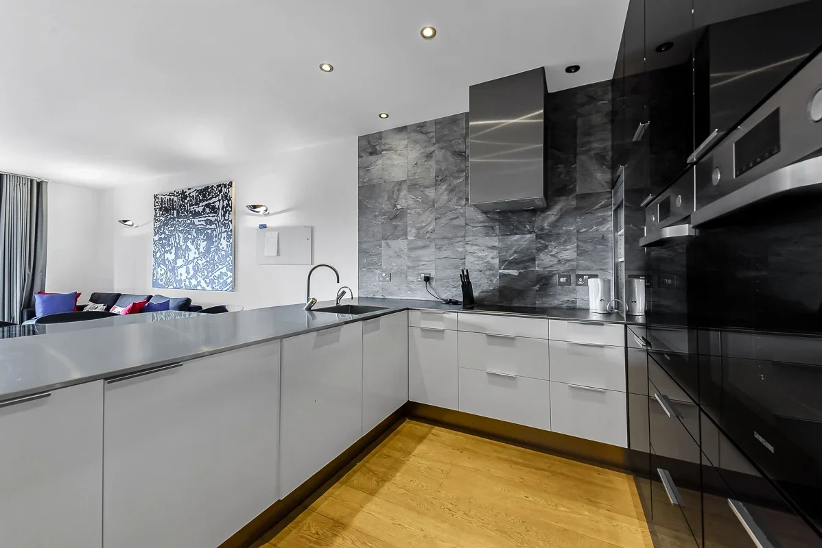 Flat Point W Access Road in Greater London