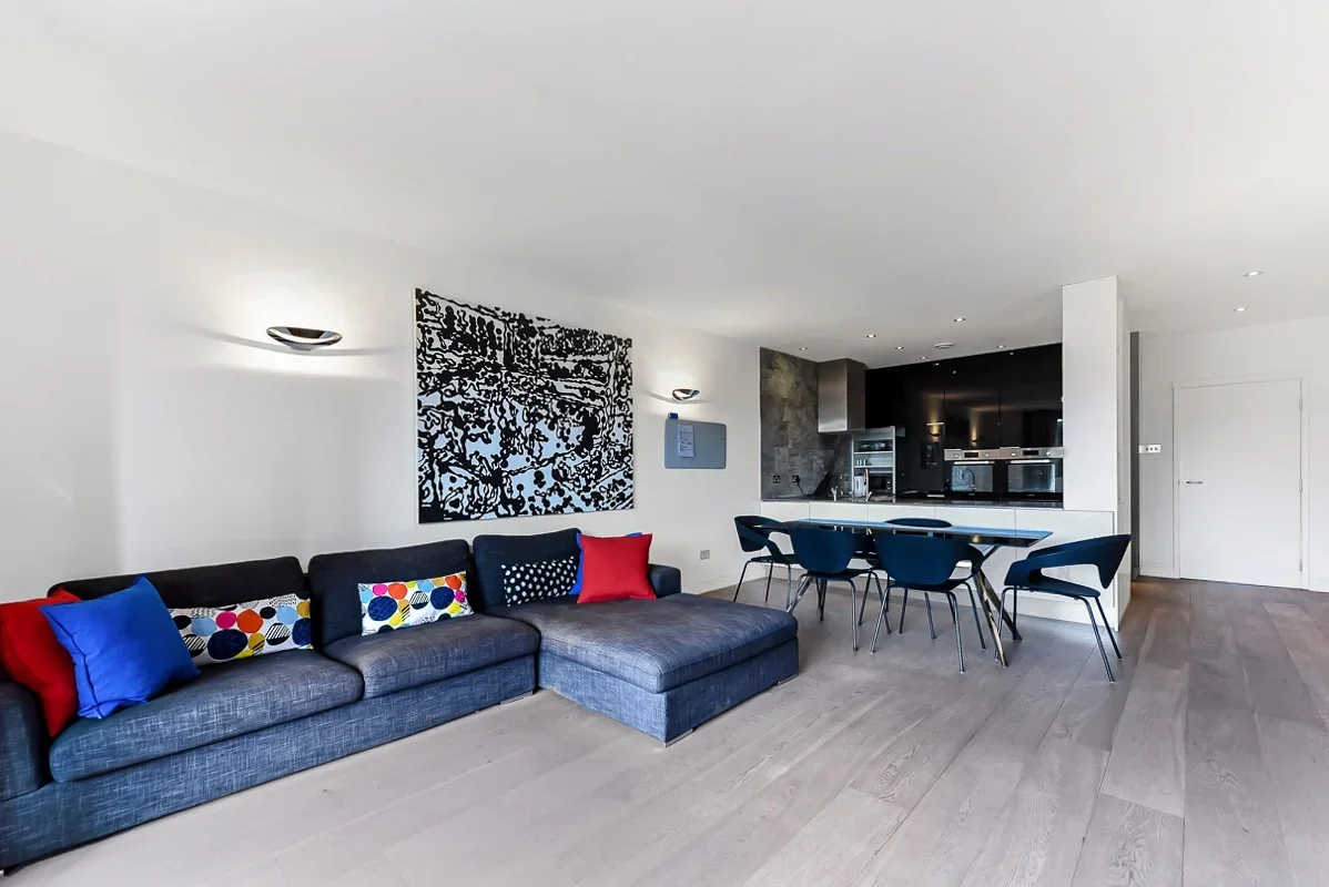 Flat Point W Access Road in Greater London
