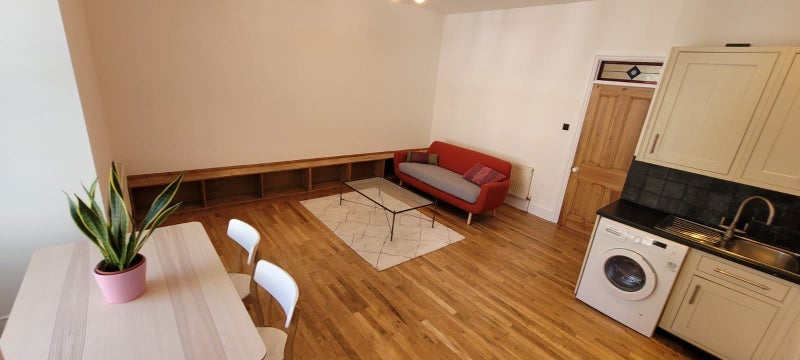 Flat Bartholomew Road in Greater London