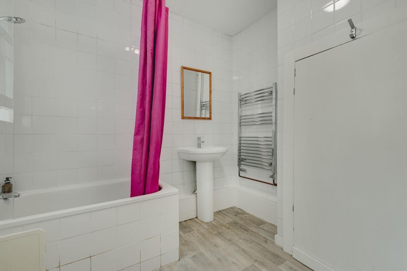 Room Ifield Road in Greater London