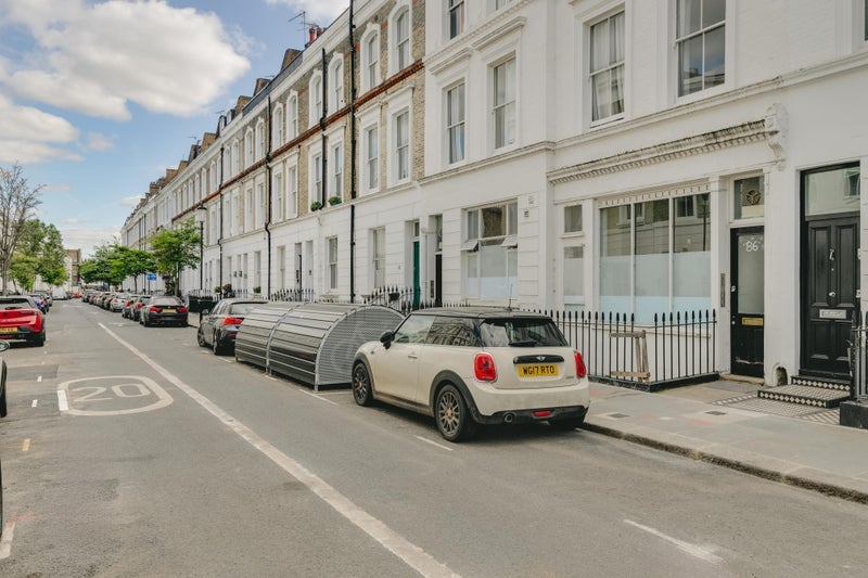 Room Ifield Road in Greater London