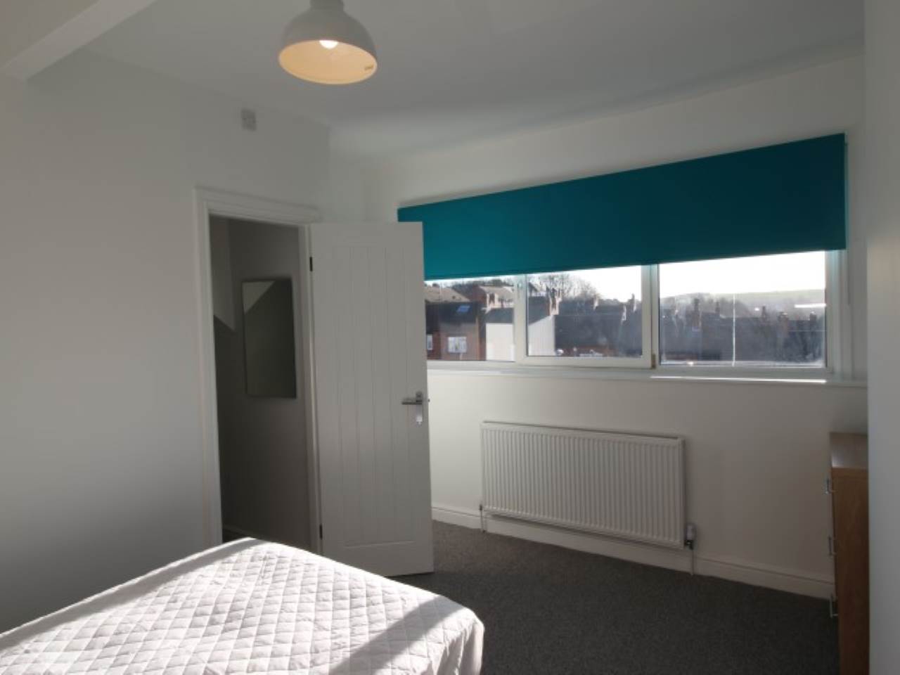 Room Silver Royd Hill in Leeds
