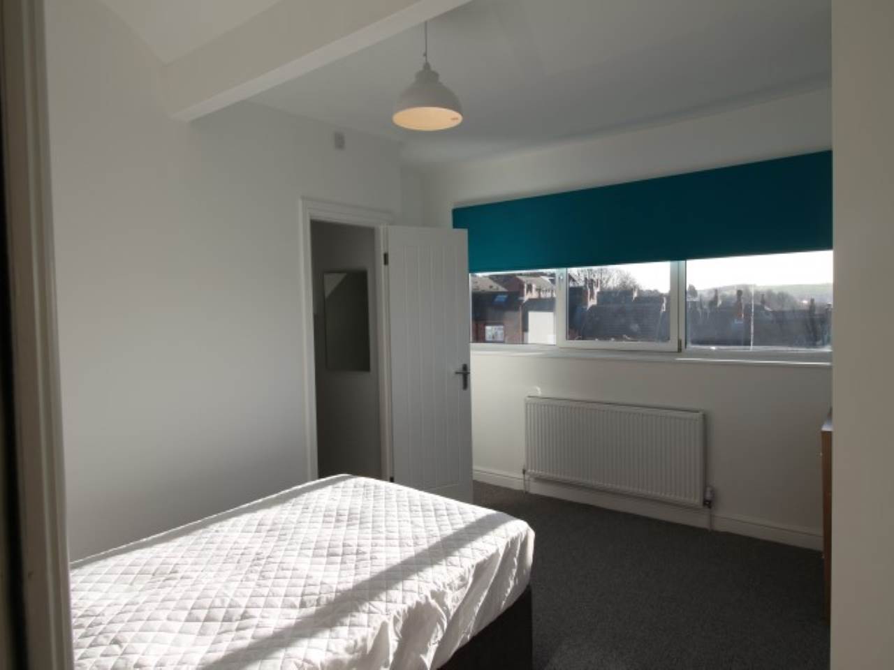 Room Silver Royd Hill in Leeds